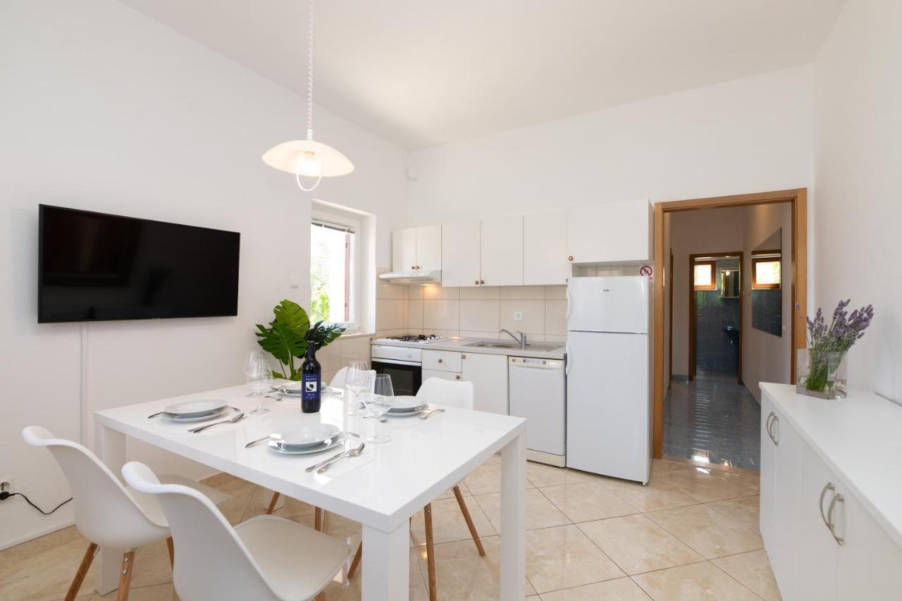 Apartments4You Supetar-The Best And Most Popular Apartments For Discovering The Island - Free Parking - 200 Meters From The Beach 外观 照片